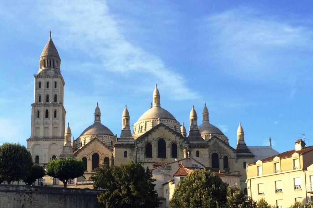 Photo of Others in Saint-Leon-sur-l'Isle