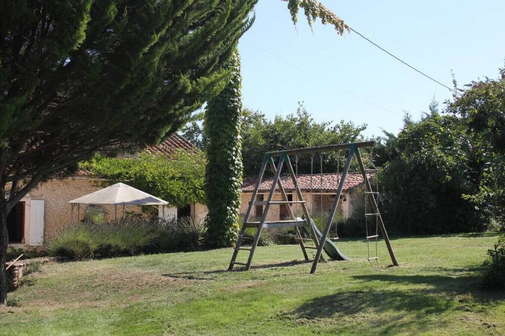 Photo of Outdoor in Saint-Leon-sur-l'Isle