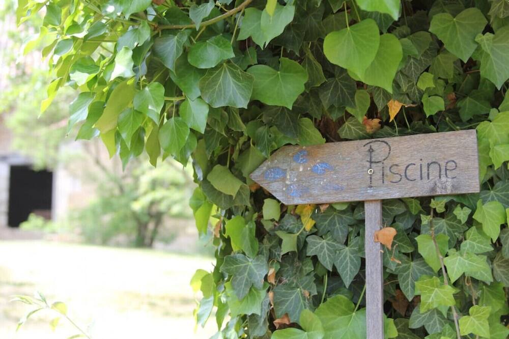 Photo of Outdoor in Saint-Leon-sur-l'Isle