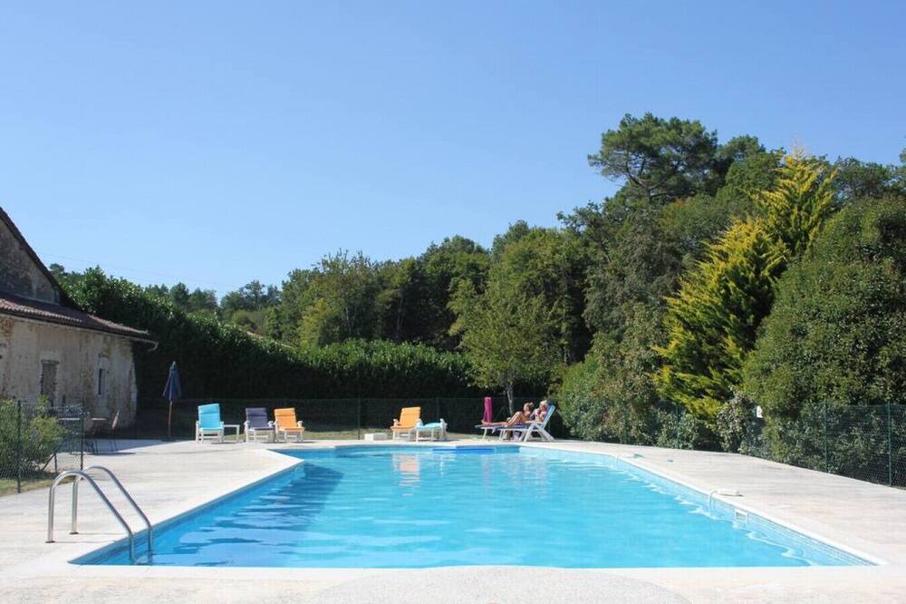Photo of Outdoor in Saint-Leon-sur-l'Isle