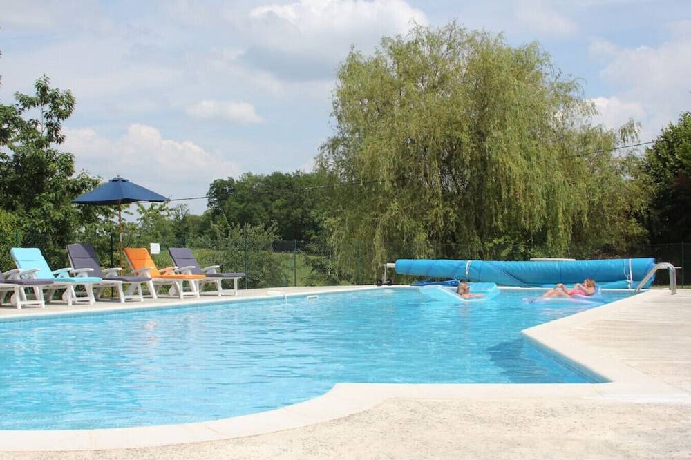 Photo of Outdoor in Saint-Leon-sur-l'Isle