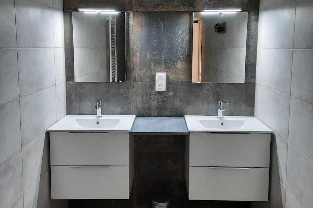 Photo of Bathroom in Saint-Michel-Mont-Mercure