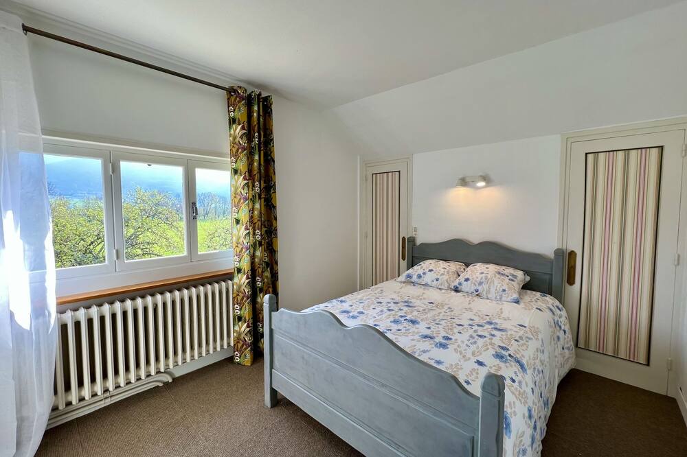 Photo of Bedroom in Champagne-en-Valromey
