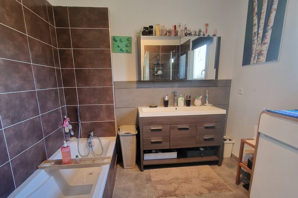 Photo of Bathroom in Juvignac