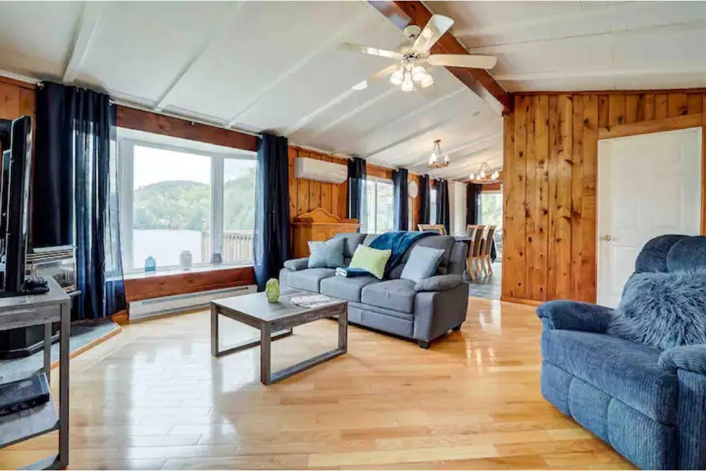 Photo of Livingroom in Val-des-Bois