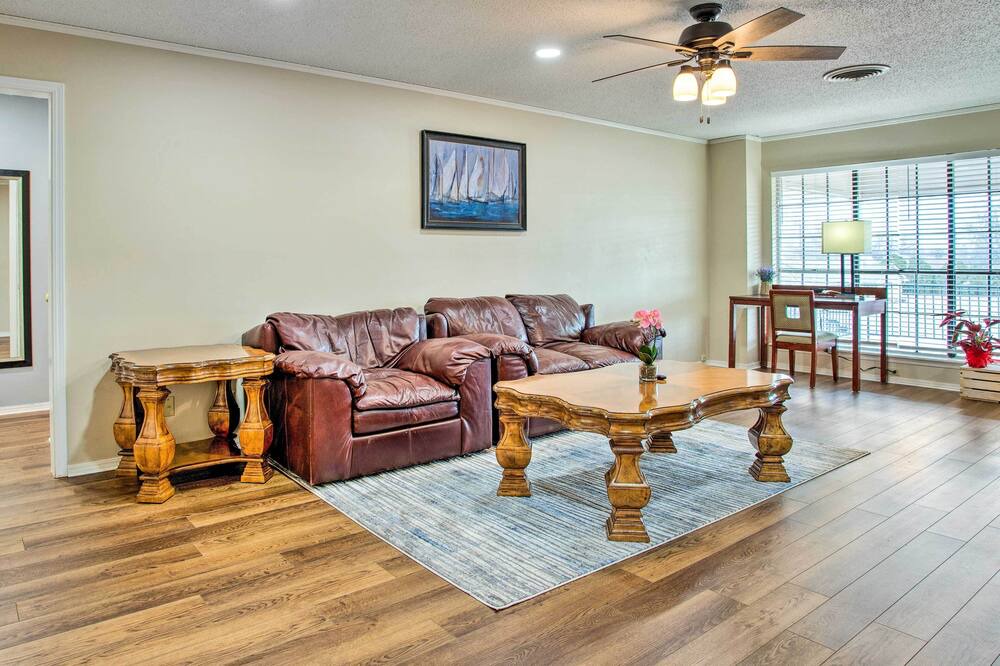 Photo of Livingroom in Enid