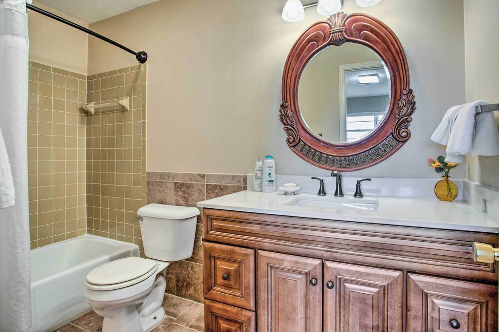 Photo of Bathroom in Enid