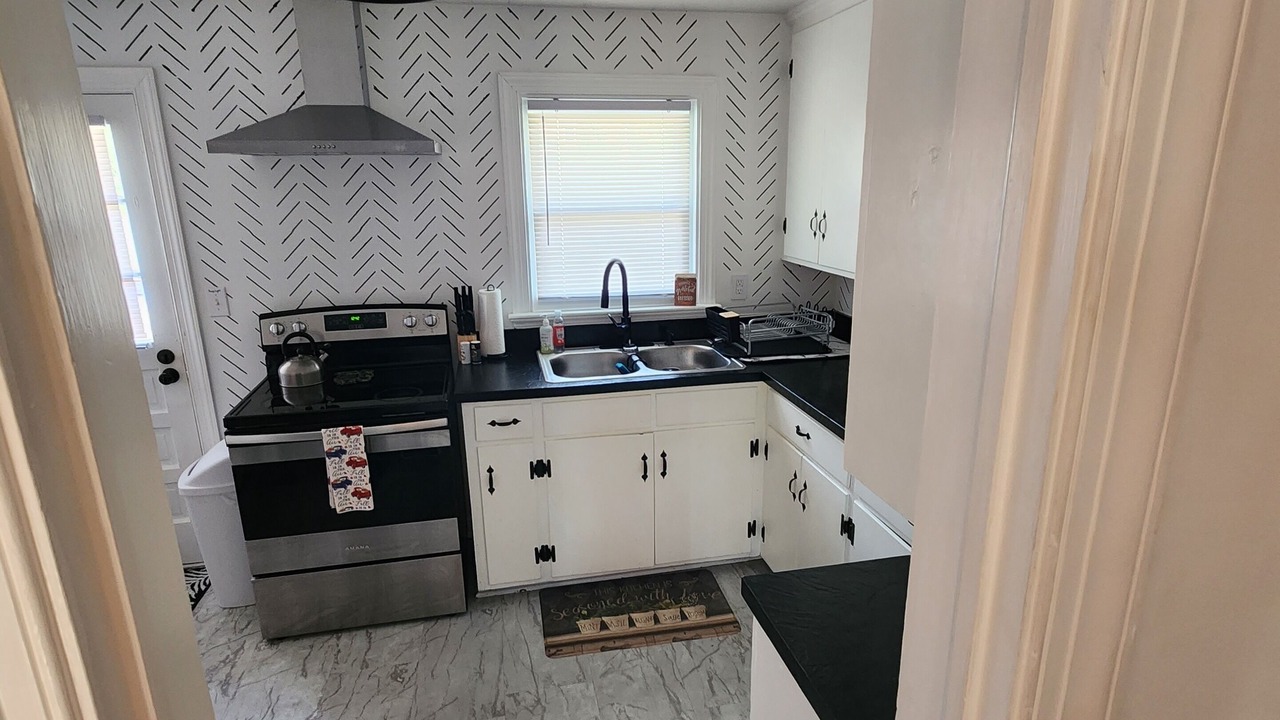 Photo of Kitchen in Barracks Rugby