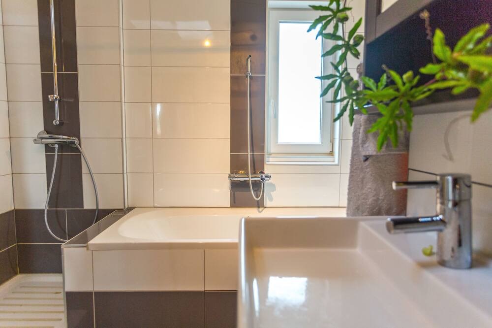 Photo of Bathroom in Ailly-sur-Noye