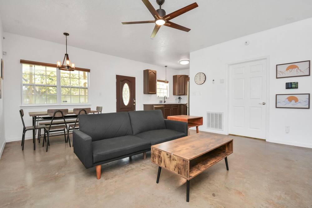 Photo of Livingroom in La Porte