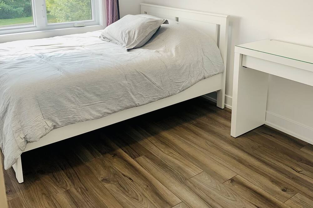 Photo of Bedroom in Russell