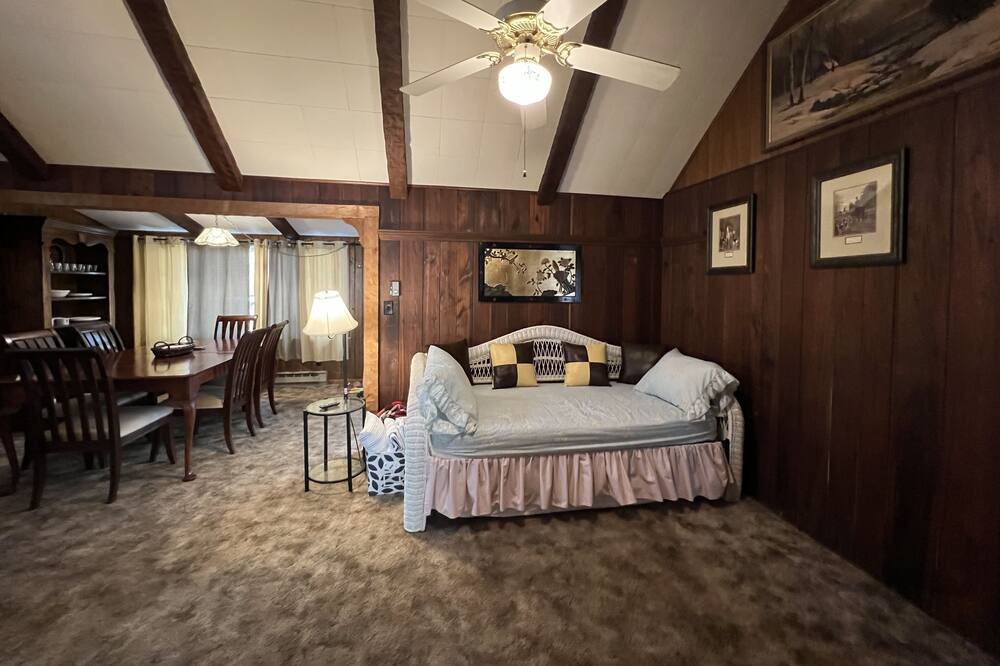 Photo of Bedroom in Highland Lakes