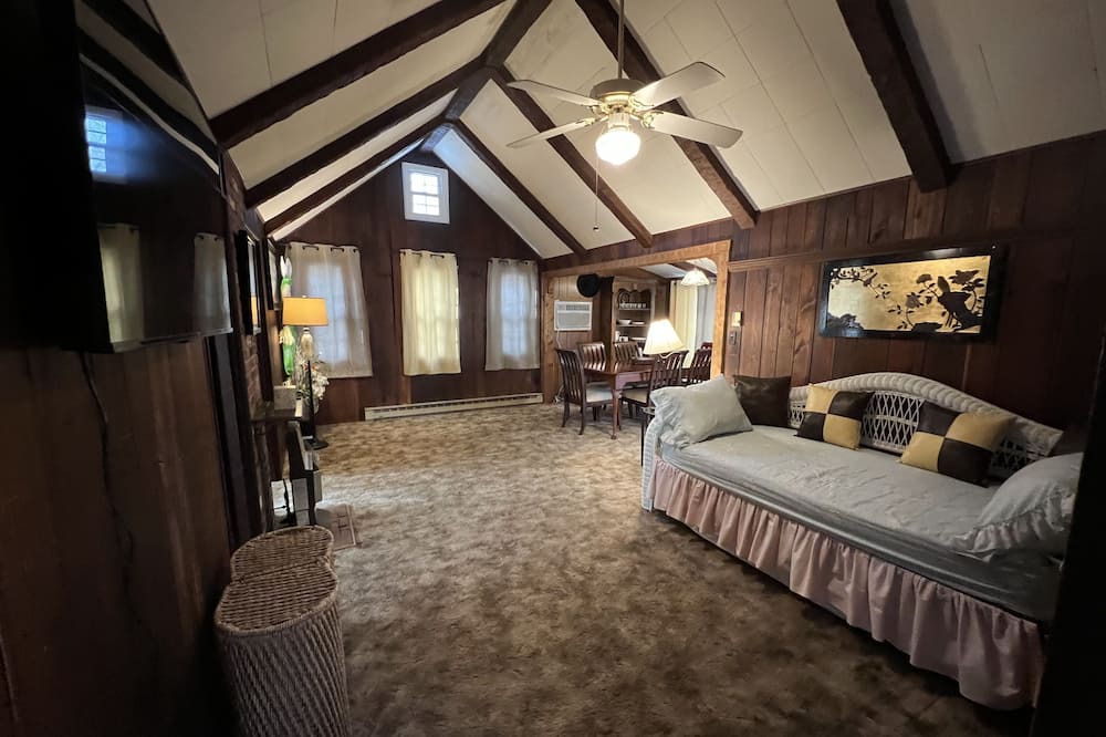 Photo of Bedroom in Highland Lakes