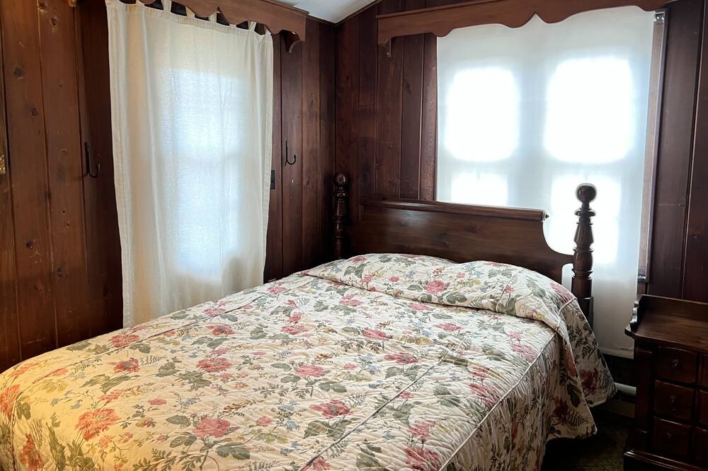 Photo of Bedroom in Highland Lakes