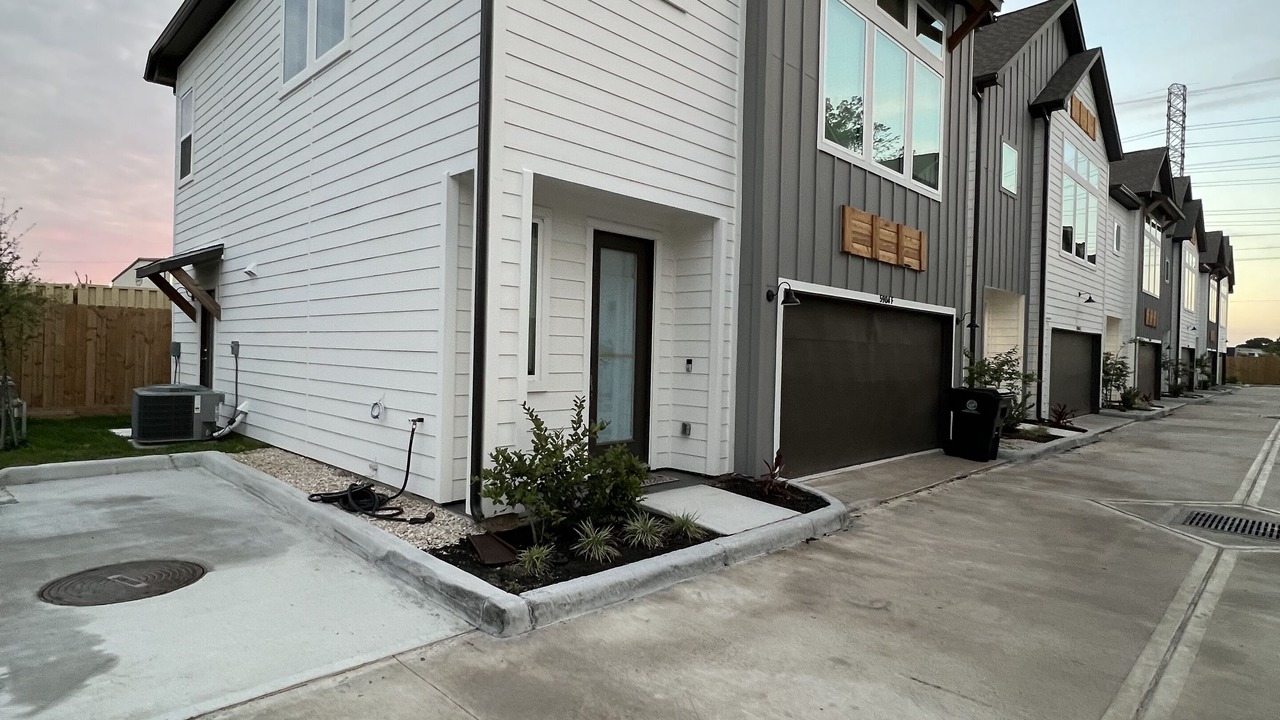 Photo of Outdoor in Brookhollow