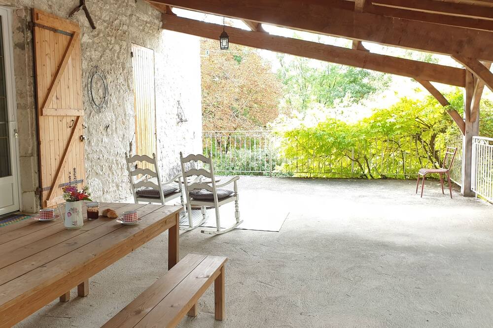 Photo of Outdoor in Lacour