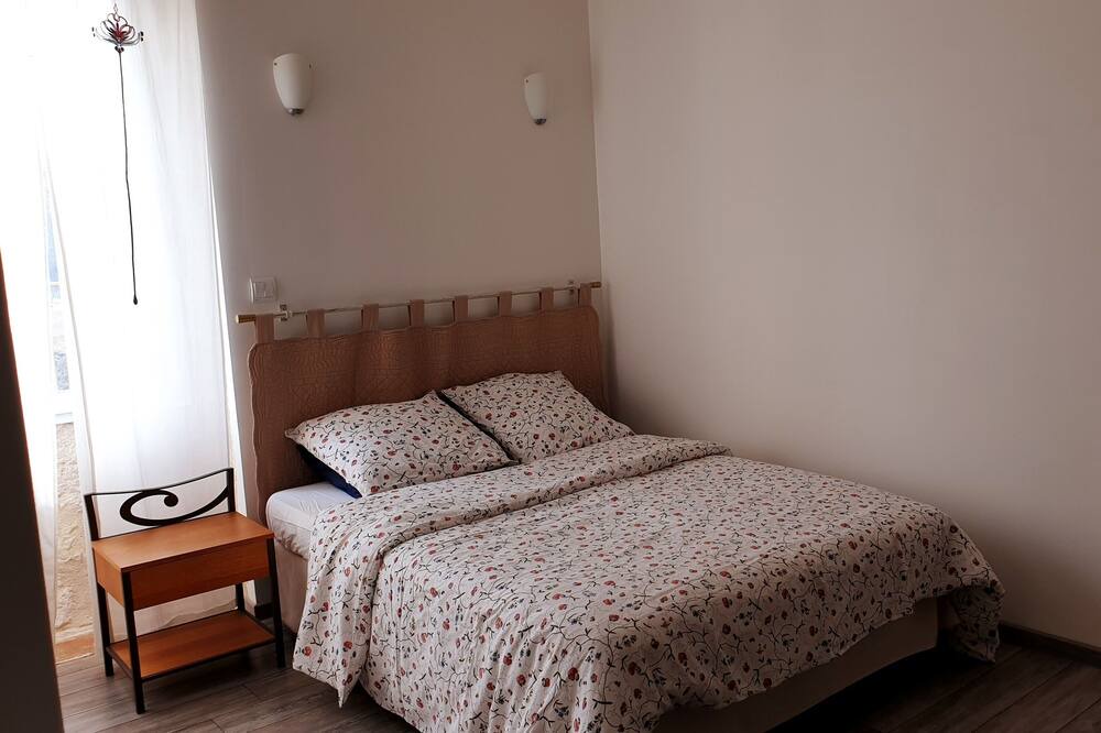 Photo of Bedroom in Lacour