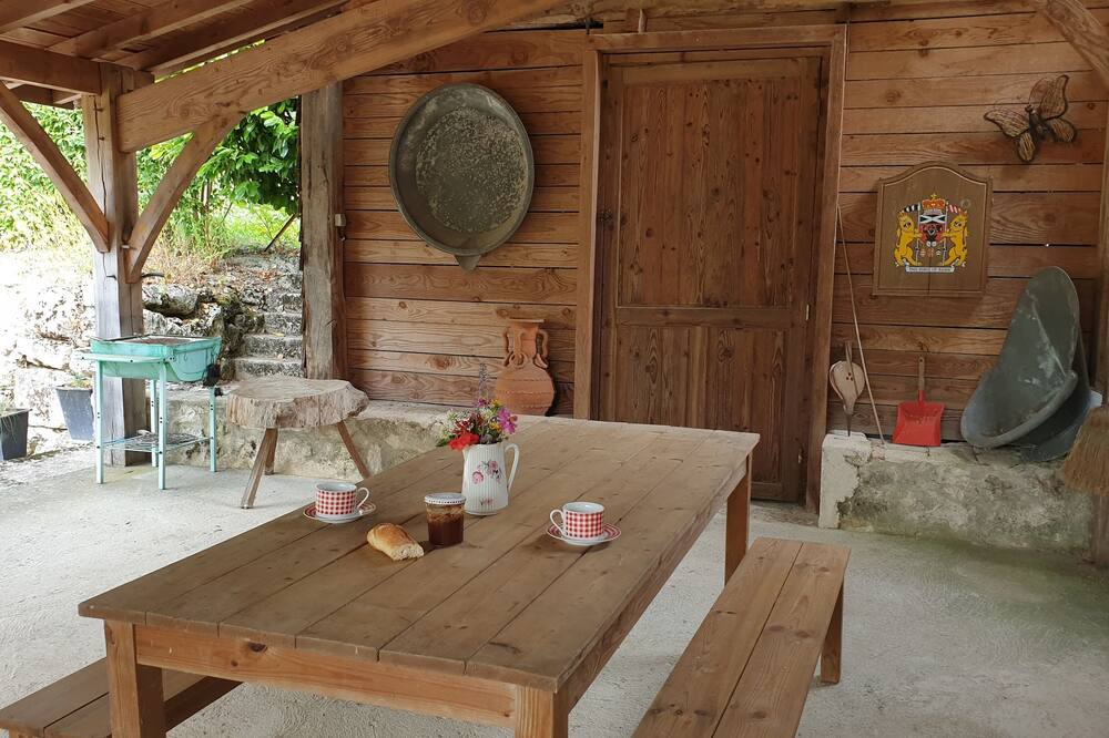 Photo of Outdoor in Lacour