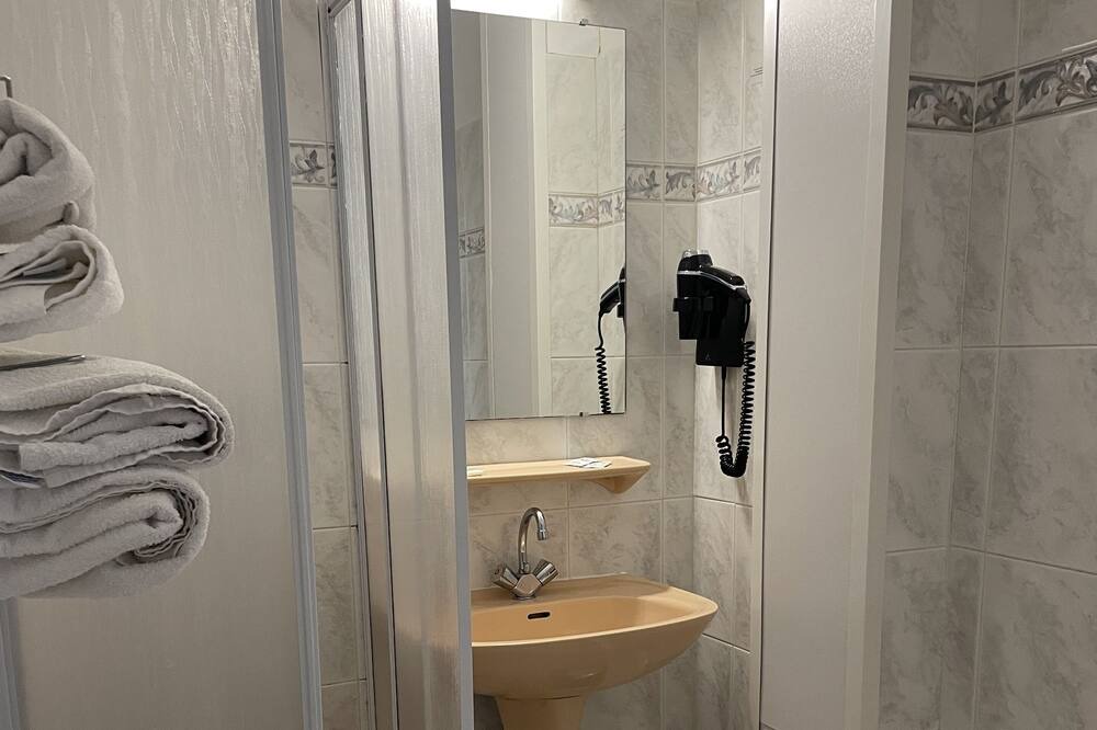 Photo of Bathroom in Gien