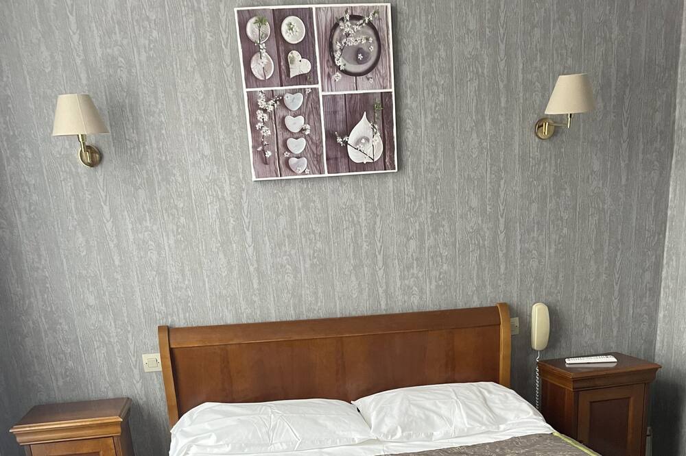 Photo of Bedroom in Gien