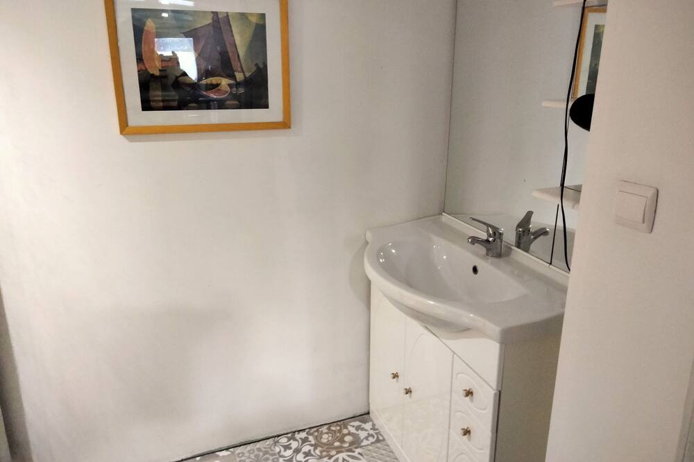 Photo of Bathroom in Noyant-de-Touraine