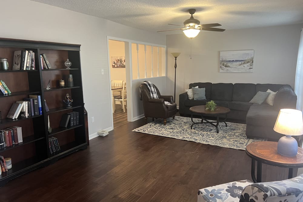 Photo of Livingroom in Millington