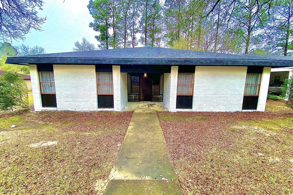 Photo of Outdoor in Pineville