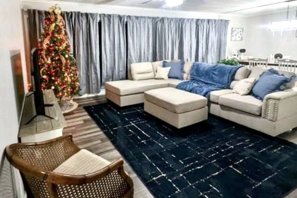 Photo of Livingroom in Pineville