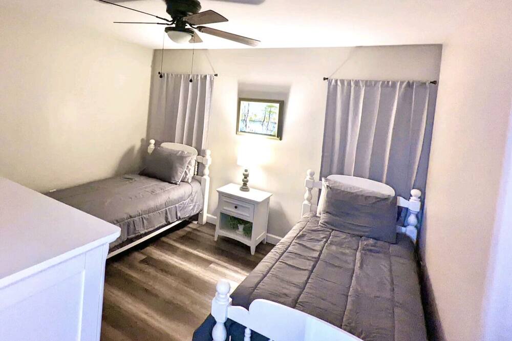 Photo of Bedroom in Pineville