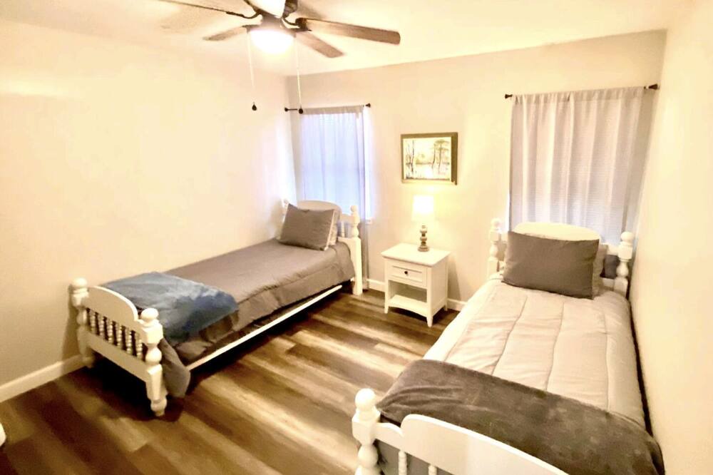 Photo of Bedroom in Pineville