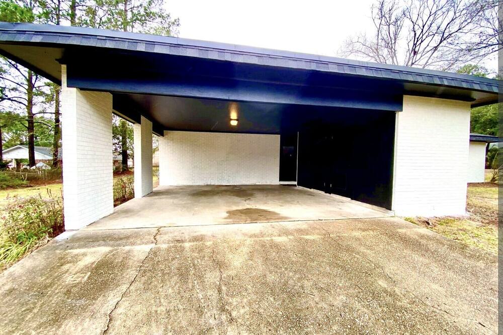 Photo of Outdoor in Pineville