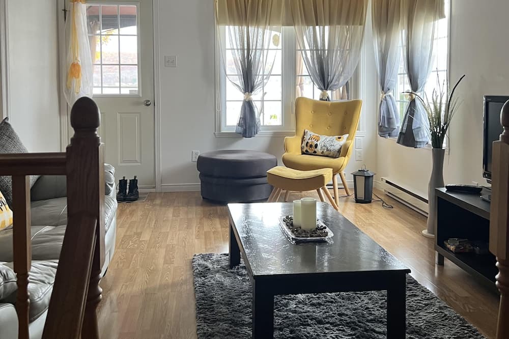 Photo of Livingroom in Mandeville
