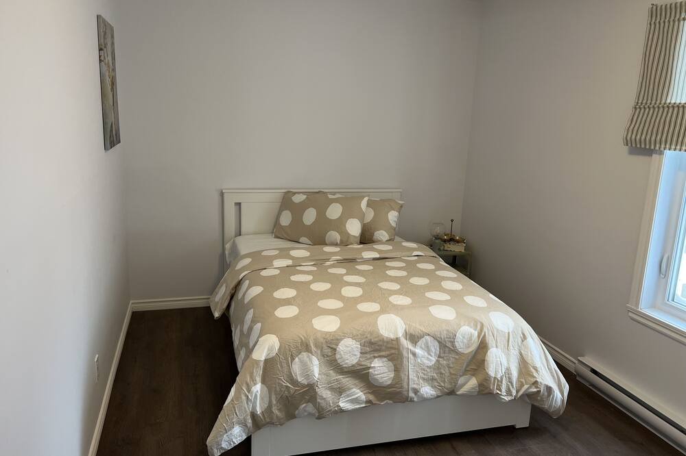Photo of Bedroom in Paine-Sec