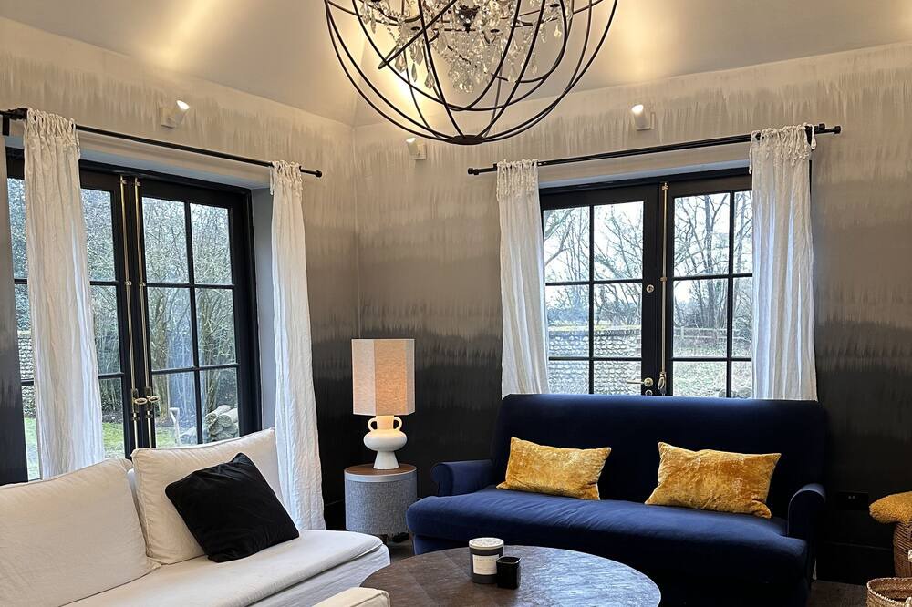 Photo of Livingroom in East Ashling