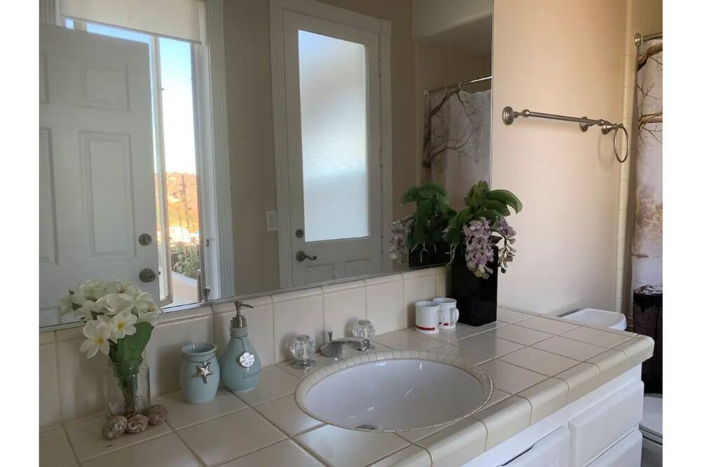 Photo of Bathroom in Murrieta