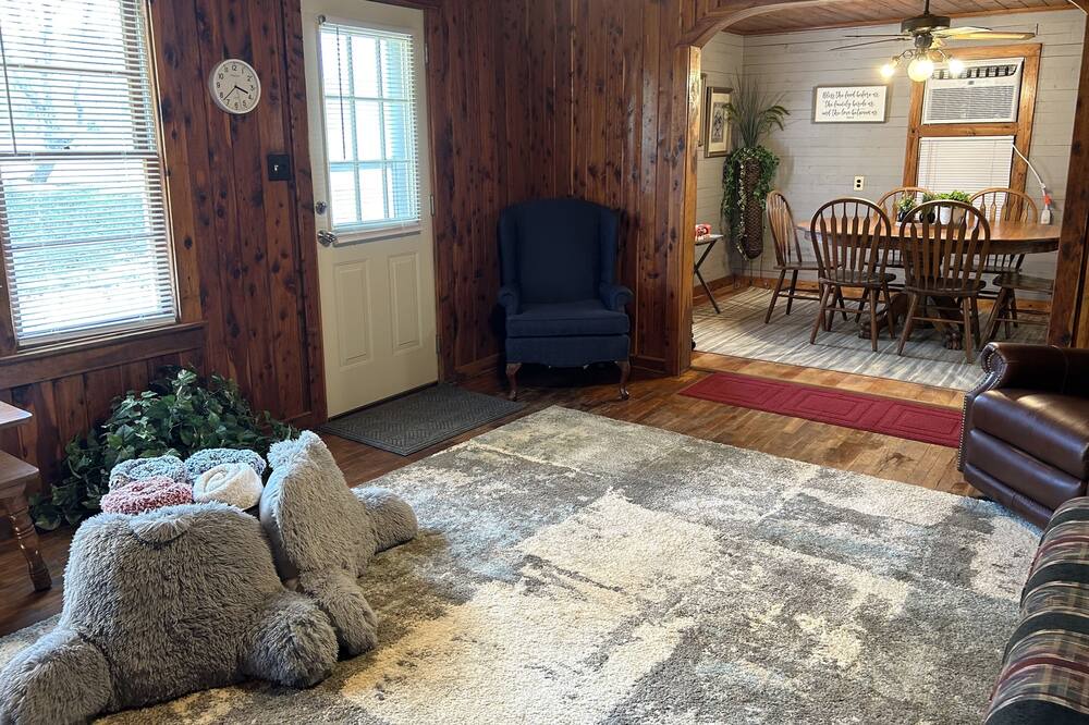 Photo of Others in Morris Chapel