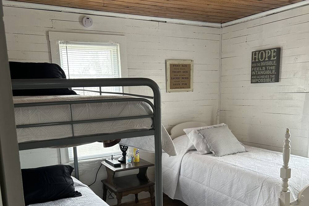 Photo of Bedroom in Morris Chapel