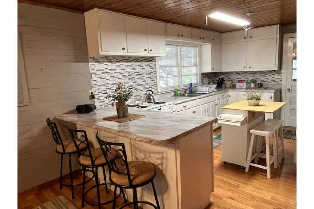 Photo of Kitchen in Morris Chapel