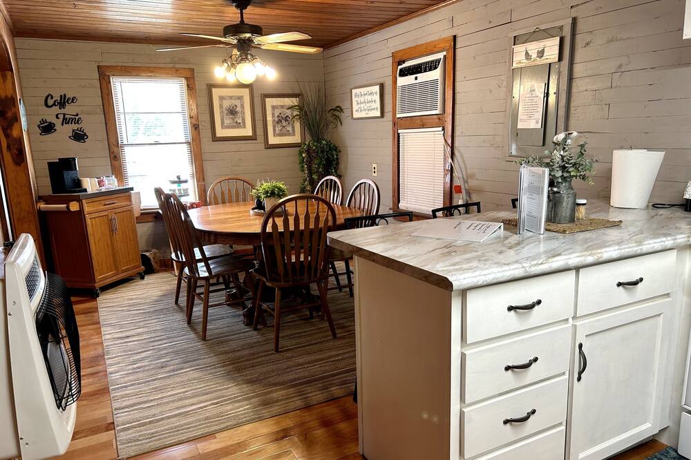 Photo of Kitchen in Morris Chapel
