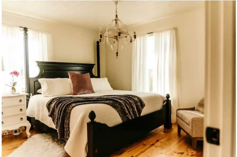 Photo of Bedroom in Canton