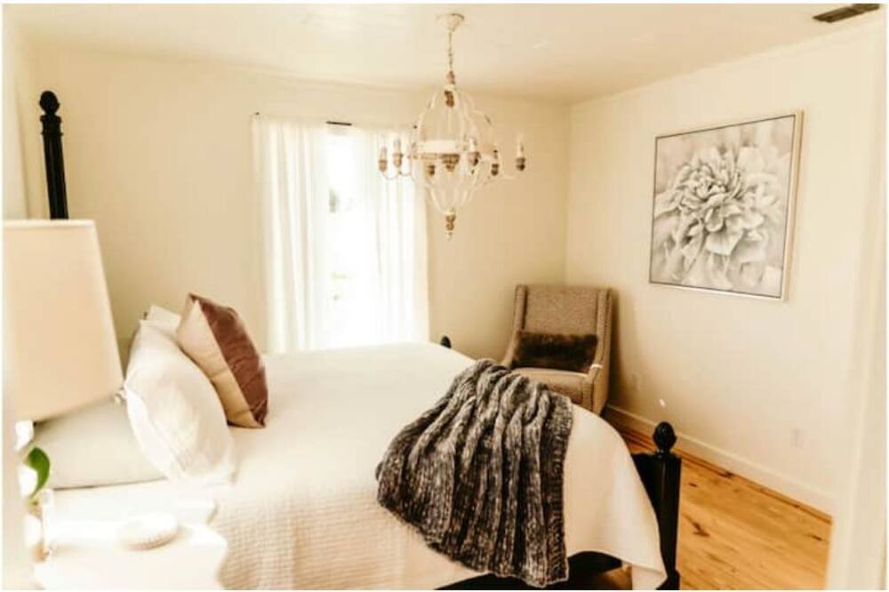 Photo of Bedroom in Canton
