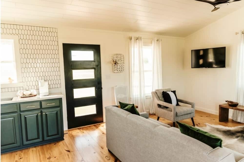 Photo of Livingroom in Canton