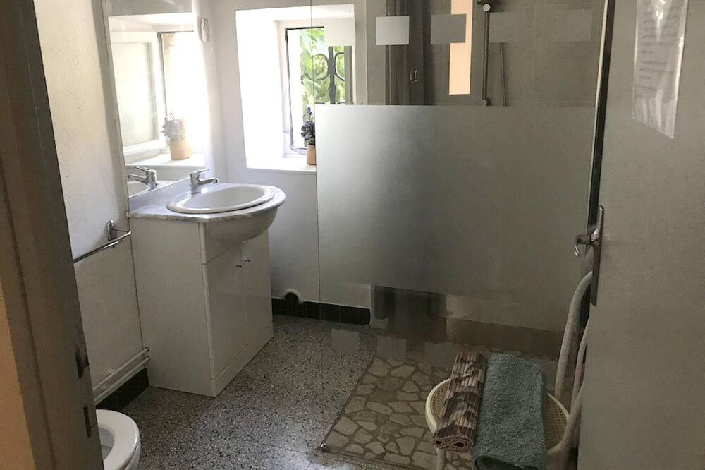 Photo of Bathroom in Orgnac-l'Aven