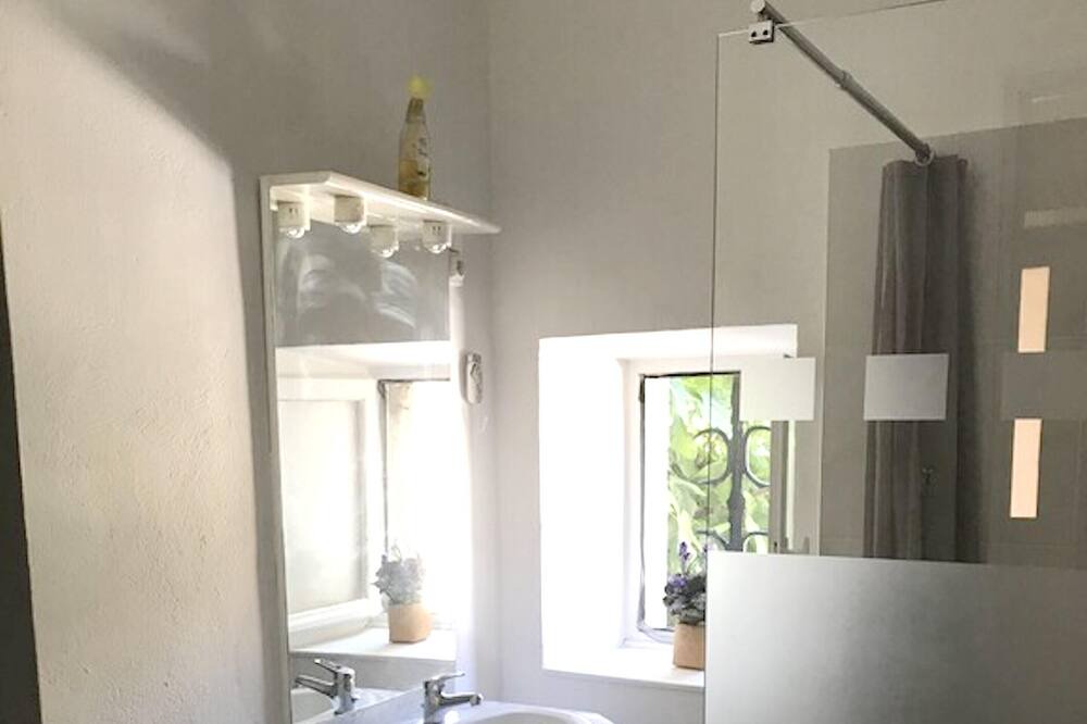 Photo of Bathroom in Orgnac-l'Aven