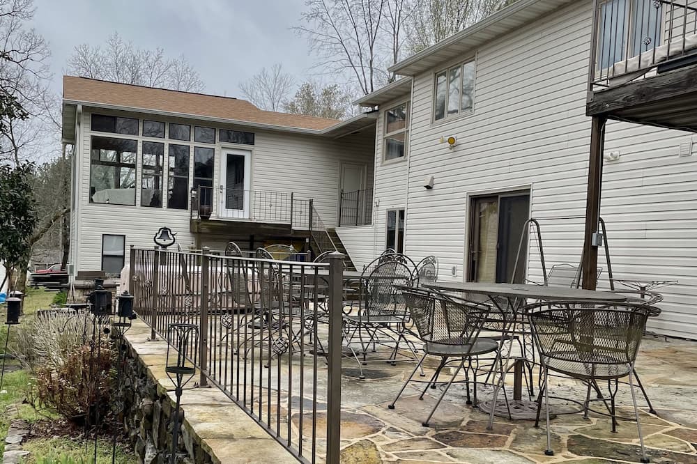 Photo of Others in Mammoth Spring