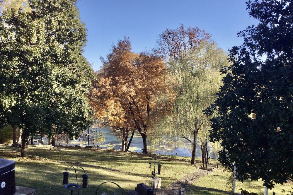 Photo of Others in Mammoth Spring