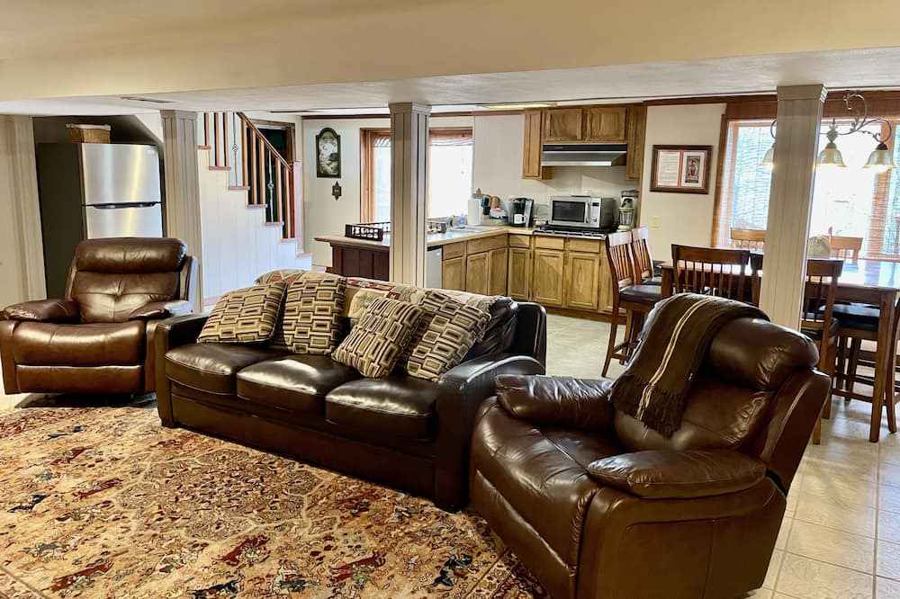 Photo of Bedroom in Mammoth Spring