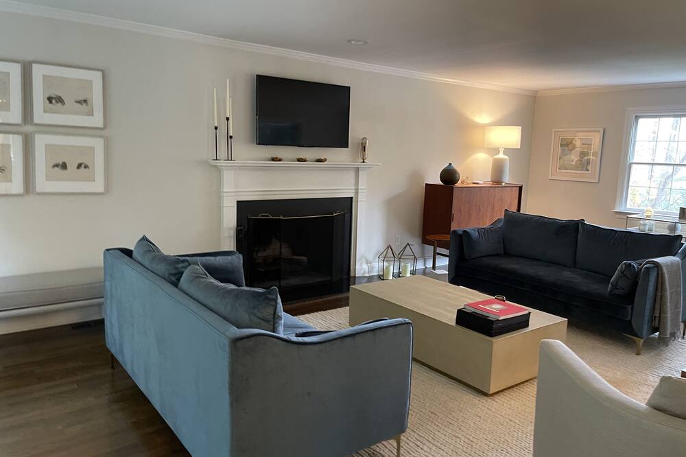 Photo of Livingroom in New Canaan