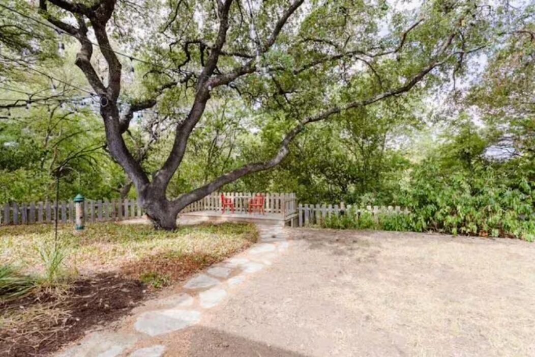 Photo of Outdoor in East Congress