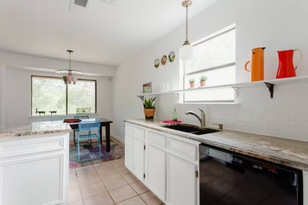 Photo of Kitchen in East Congress